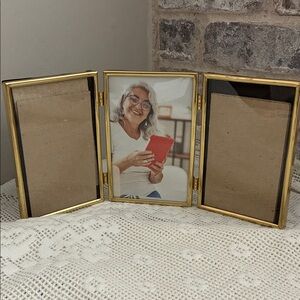 Triple Hinge Trifold Goldtone Frame